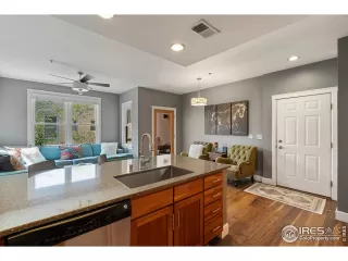 Photo #3: 973883 Listing