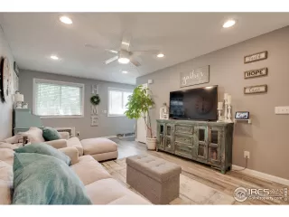 Photo #4: 973938 Listing