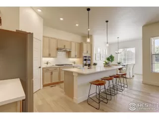 Photo #3: 974045 Listing