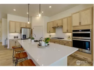 Photo #4: 974045 Listing