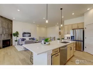 Photo #5: 974045 Listing