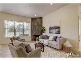 Photo #6: 974045 Listing