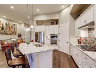 Photo #6: 974052 Listing