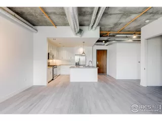 Photo #6: 974102 Listing