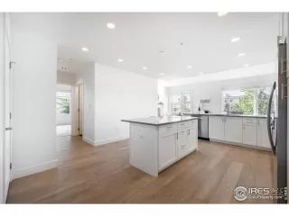 Photo #2: 974203 Listing