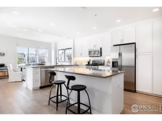 Photo #3: 974203 Listing