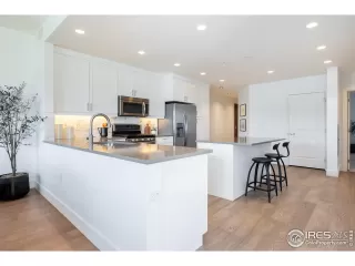 Photo #5: 974203 Listing