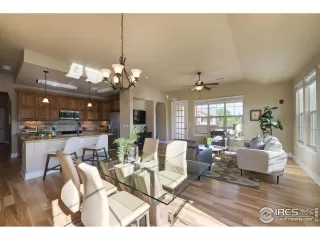 Photo #5: 974282 Listing