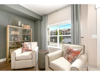 Photo #4: 974296 Listing