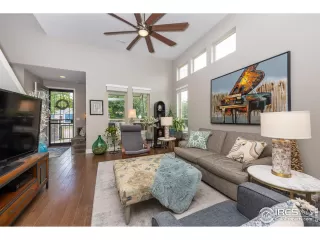 Photo #6: 974361 Listing