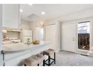 Photo #6: 974385 Listing