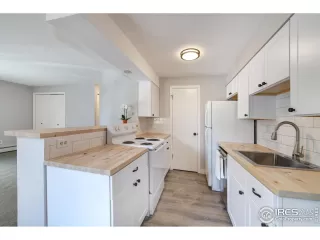 Photo #6: 974591 Listing