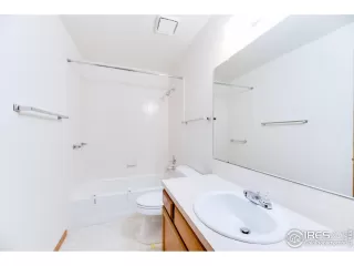 Photo #4: 974602 Listing