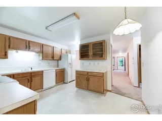 Photo #6: 974602 Listing