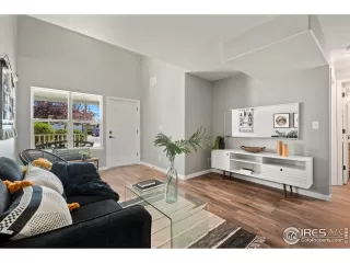 Photo #5: 974641 Listing