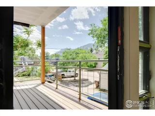 Photo #5: 974682 Listing