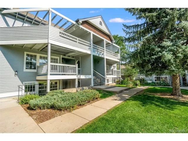 MLS: 9747633 Condo For Sale