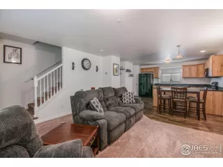 Photo #6: 974791 Listing