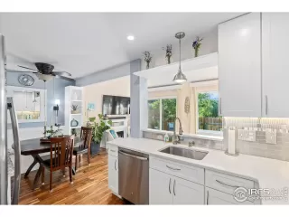 Photo #5: 974872 Listing