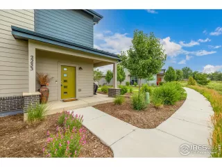 Photo #5: 974877 Listing