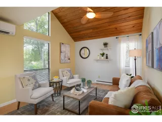 Photo #4: 974883 Listing