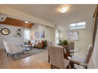 Photo #5: 974883 Listing