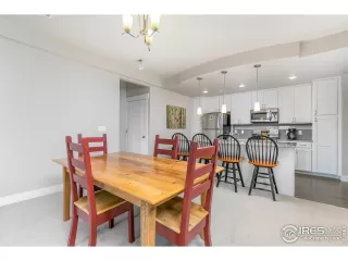 Photo #6: 974930 Listing