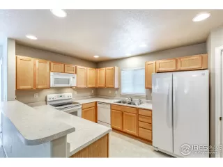 Photo #5: 974948 Listing