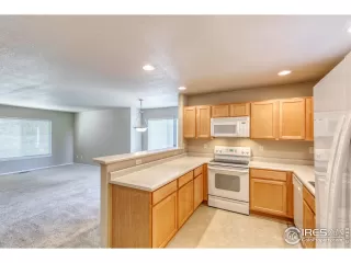 Photo #6: 974948 Listing