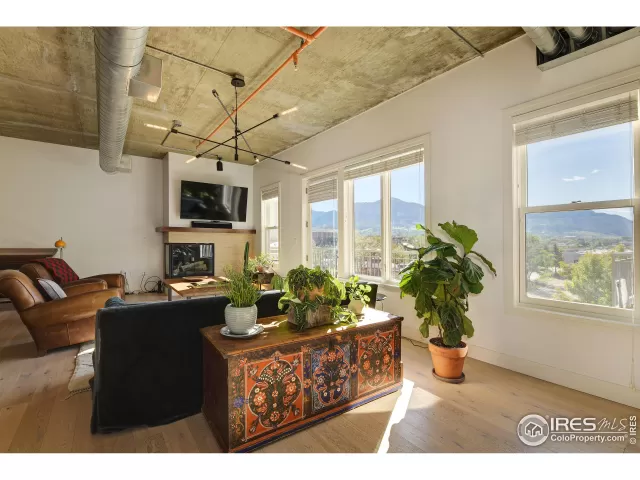 MLS: 974956 Condo For Sale