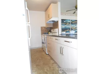 Photo #5: 975022 Listing 