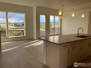 Photo #4: 975023 Listing 