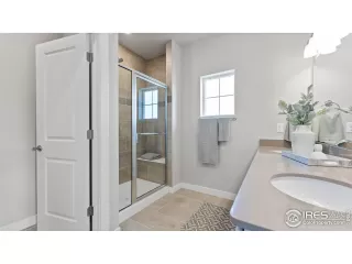 Photo #6: 975066 Listing