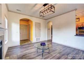 Photo #5: 975118 Listing