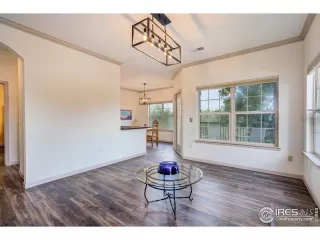 Photo #6: 975118 Listing