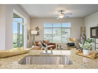 Photo #5: 975124 Listing