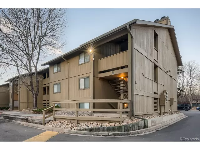 MLS: 9752818 Condo For Sale