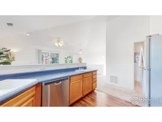 Photo #4: 975323 Listing