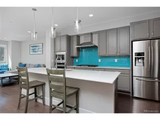 Photo #4: 9753419 Listing