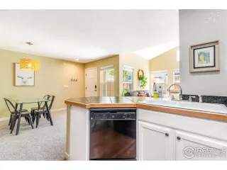 Photo #6: 975377 Listing