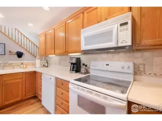 Photo #5: 975381 Listing