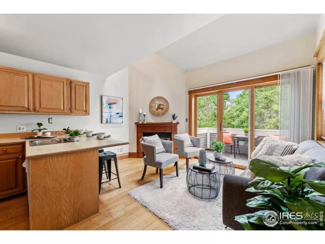 MLS: 975386 Condo For Sale