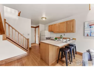 Photo #5: 975386 Listing 