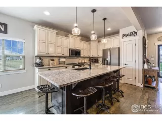 Photo #3: 975420 Listing