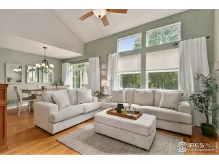 Photo #4: 975427 Listing