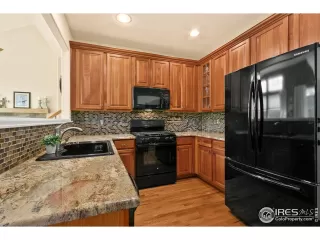 Photo #6: 975427 Listing