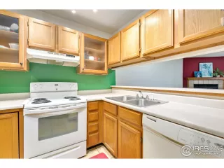 Photo #4: 975441 Listing