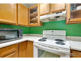 Photo #5: 975441 Listing