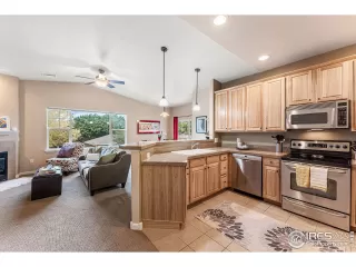 Photo #6: 975458 Listing