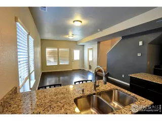 Photo #5: 975478 Listing